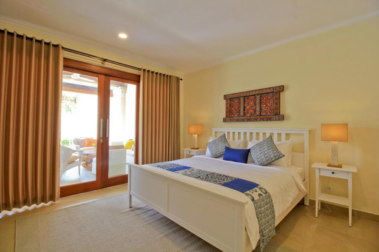 Uma Lima Villa Batu Belig - Close To The Beach Canggu Exteriör bild