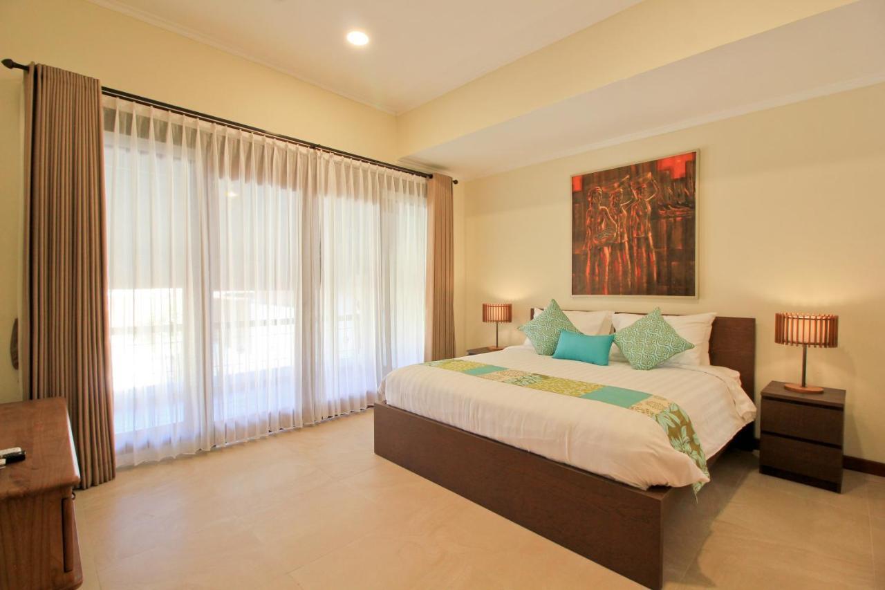 Uma Lima Villa Batu Belig - Close To The Beach Canggu Exteriör bild