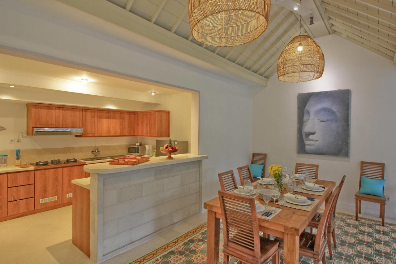 Uma Lima Villa Batu Belig - Close To The Beach Canggu Exteriör bild