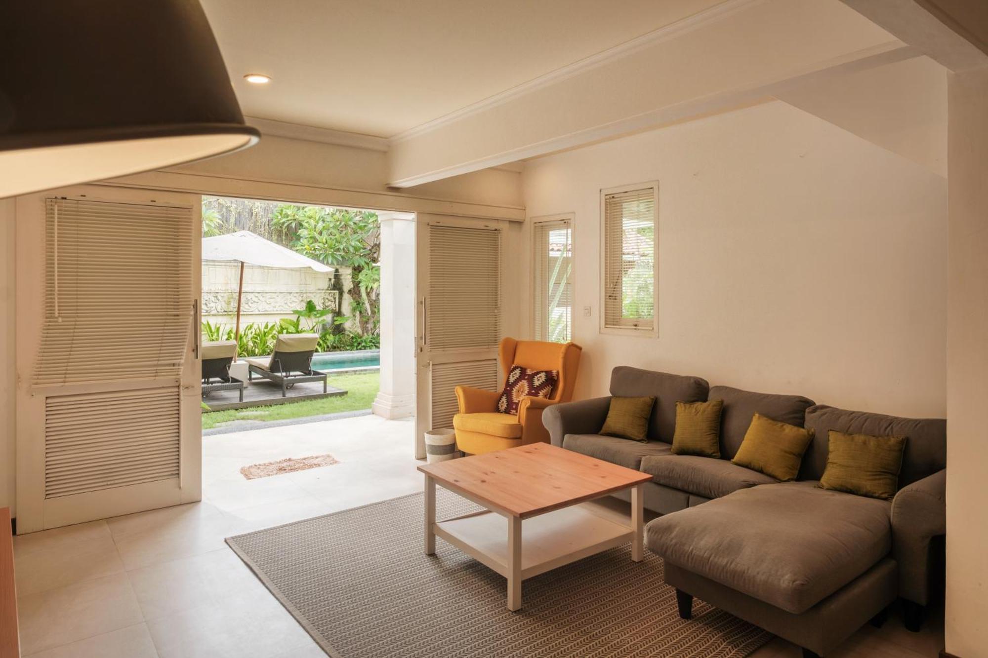 Uma Lima Villa Batu Belig - Close To The Beach Canggu Exteriör bild