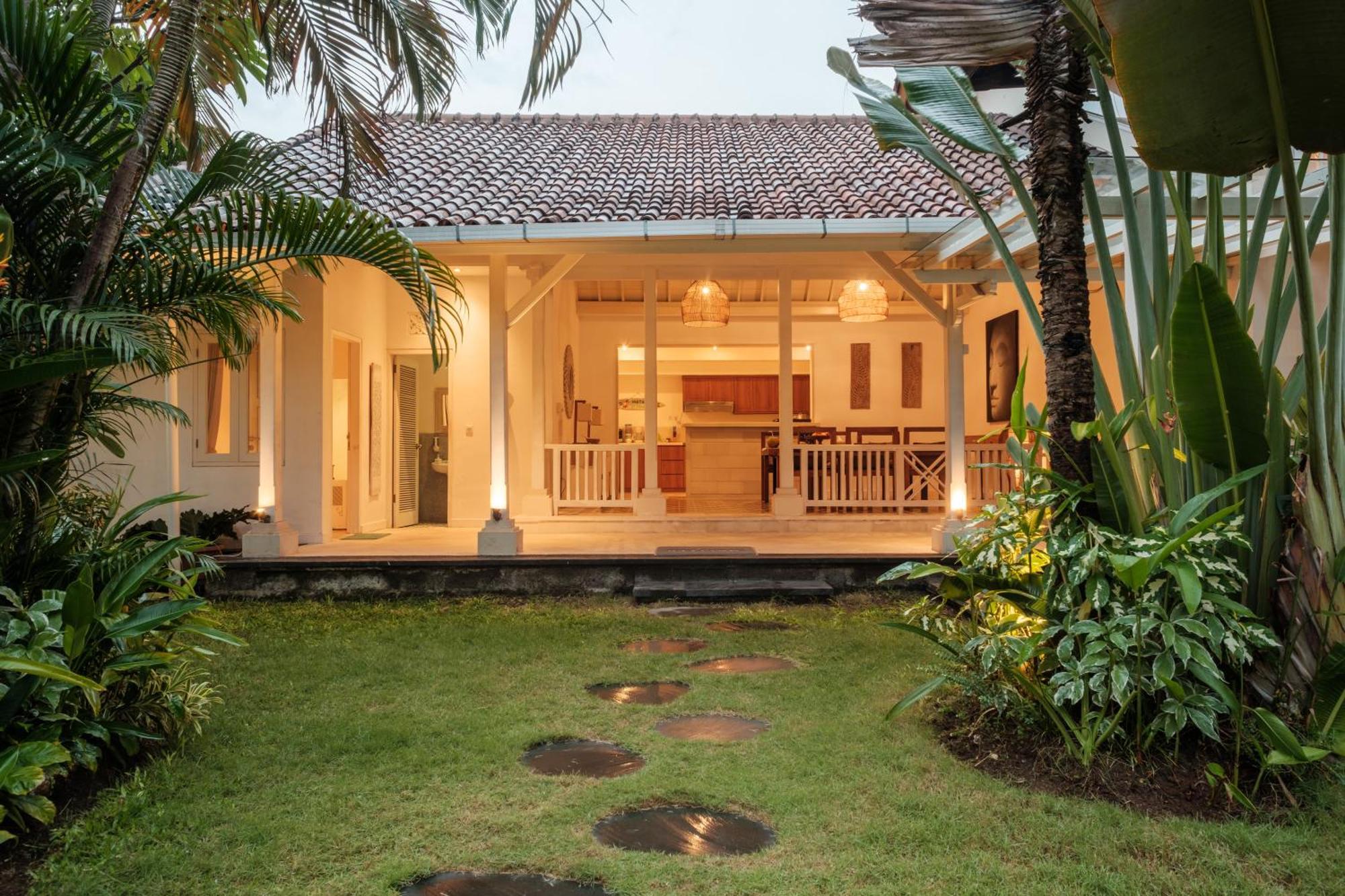 Uma Lima Villa Batu Belig - Close To The Beach Canggu Exteriör bild