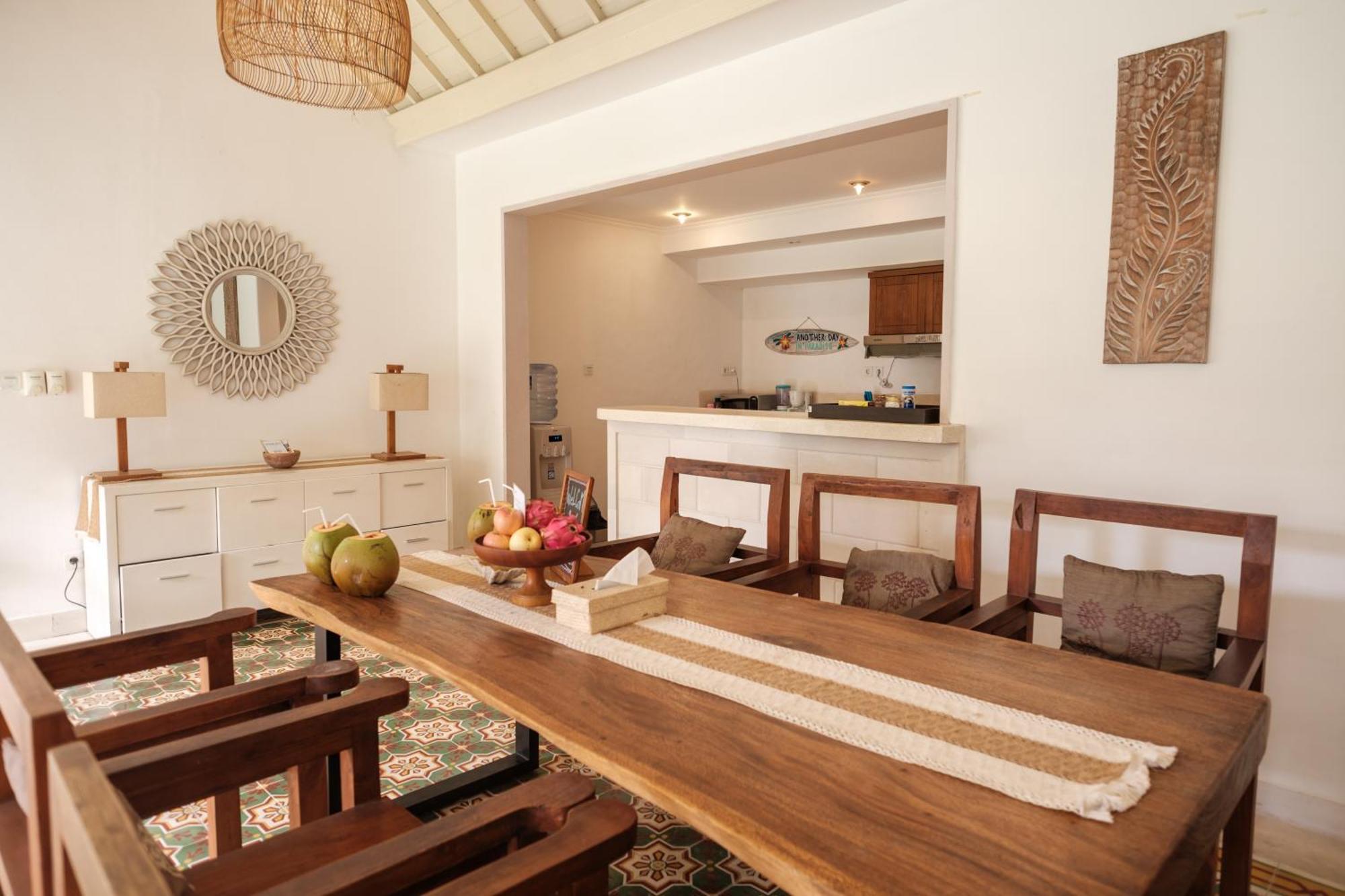 Uma Lima Villa Batu Belig - Close To The Beach Canggu Exteriör bild