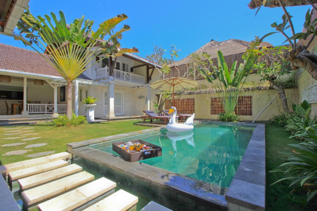 Uma Lima Villa Batu Belig - Close To The Beach Canggu Exteriör bild
