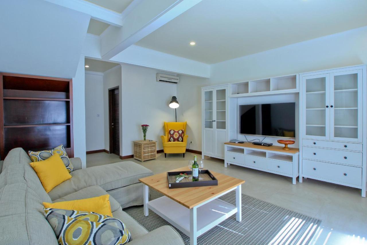 Uma Lima Villa Batu Belig - Close To The Beach Canggu Exteriör bild