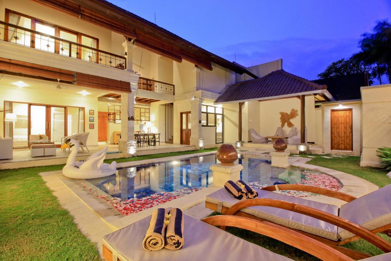 Uma Lima Villa Batu Belig - Close To The Beach Canggu Exteriör bild